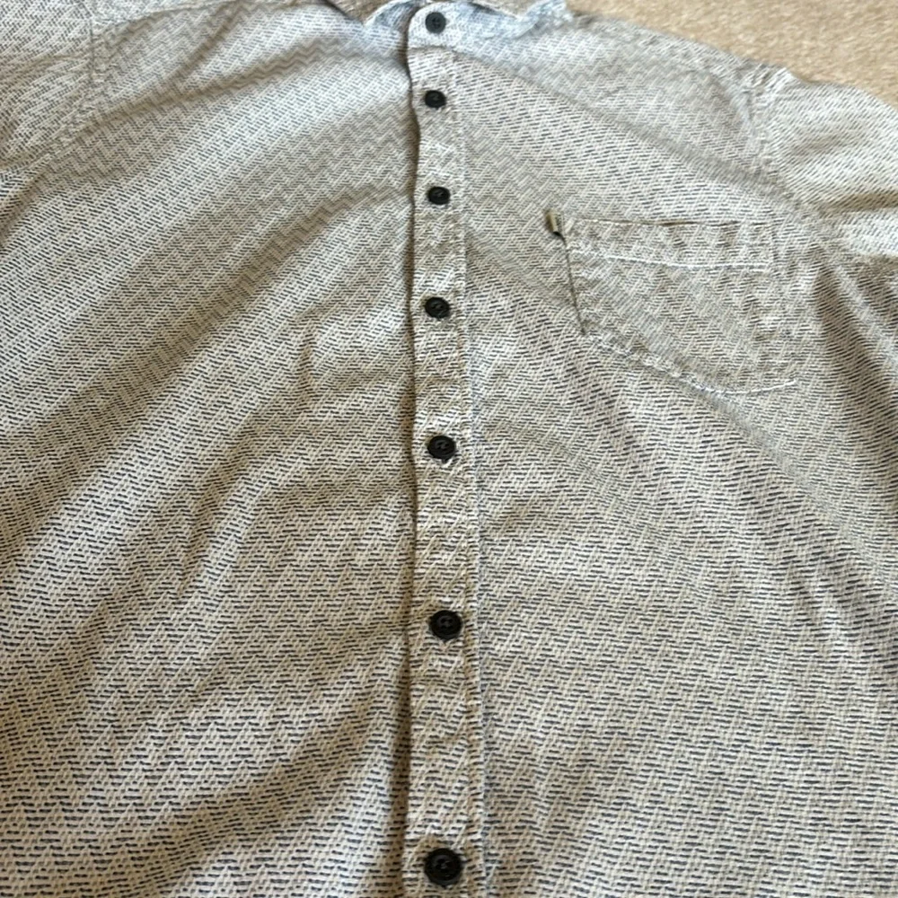 Farrell Shirt - Picture 3 of 8